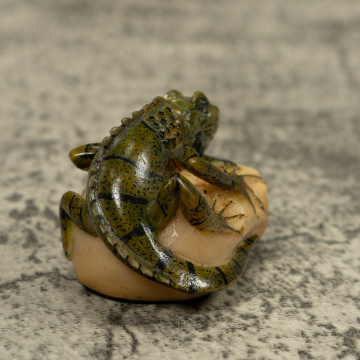 Vintage Iguana Lizard Reptile Tagua Carving