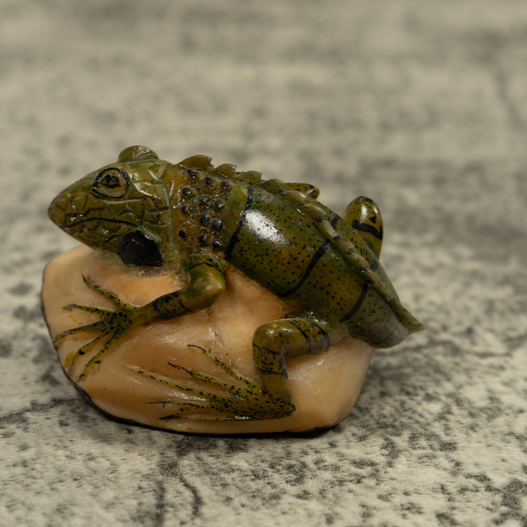 Vintage Iguana Lizard Reptile Tagua Carving