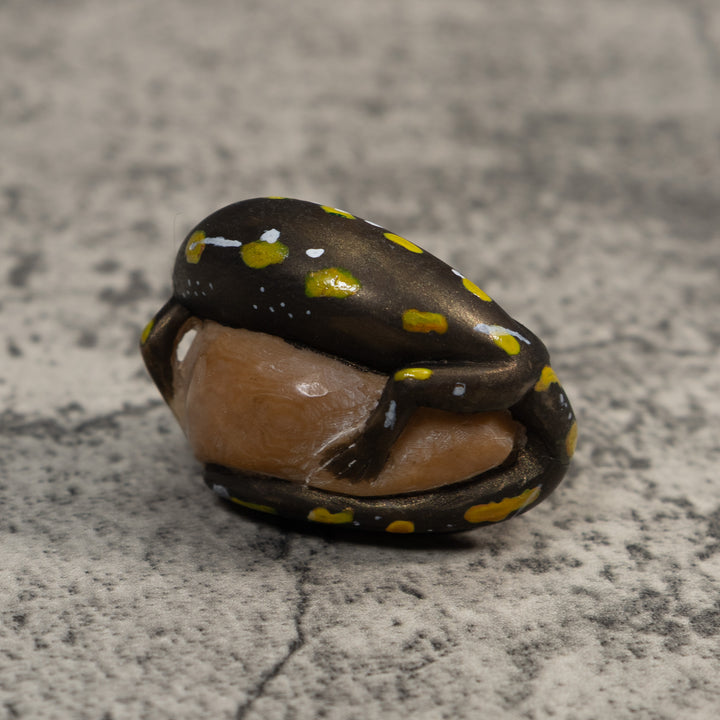 Vintage Gecko Lizard Reptile Tagua Carving