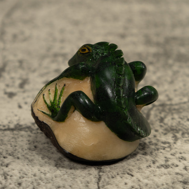 Vintage Iguana Lizard Reptile Tagua Carving
