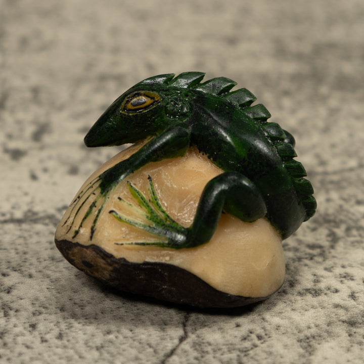 Vintage Iguana Lizard Reptile Tagua Carving