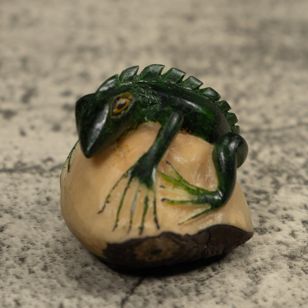 Vintage Iguana Lizard Reptile Tagua Carving