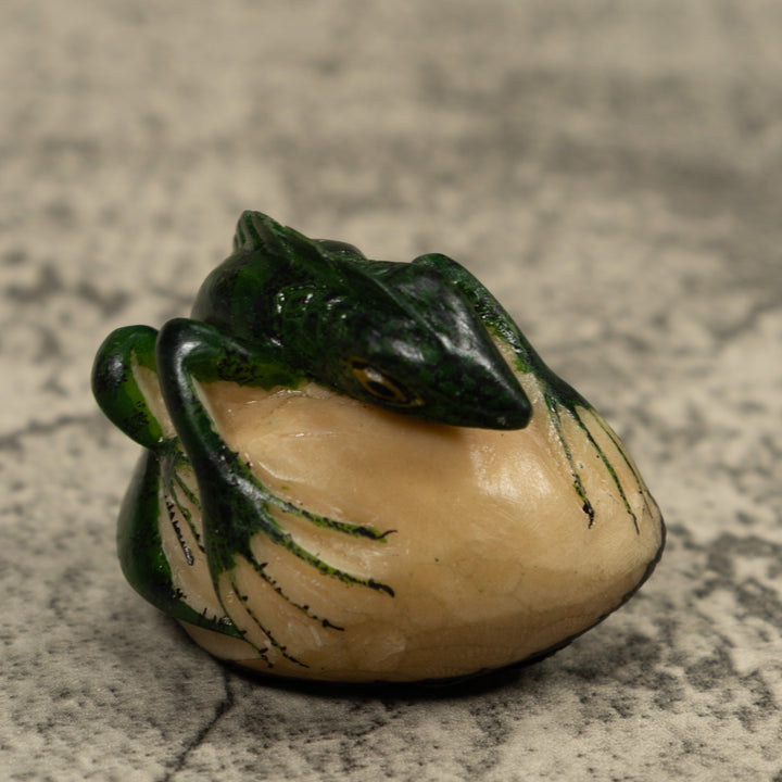 Vintage Iguana Lizard Reptile Tagua Carving