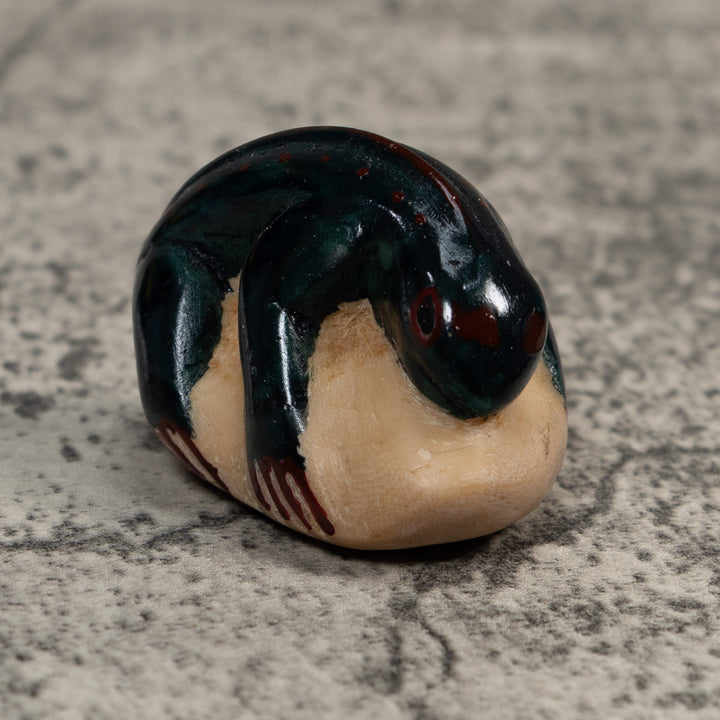 Vintage Blue Black Lizard Gecko Tagua Carving
