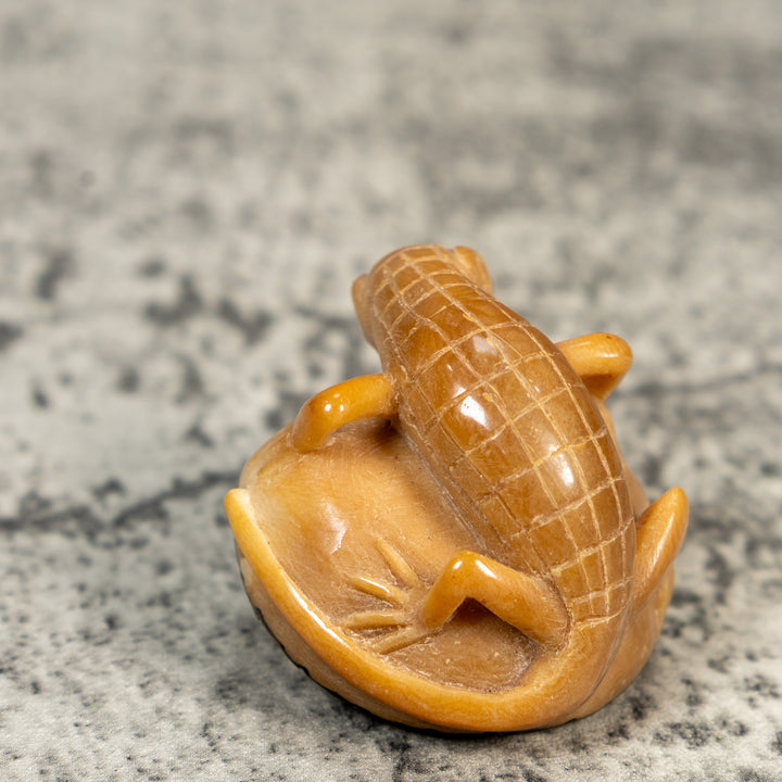 Vintage Dyed Alligator Crocodile Caiman Tagua Carving