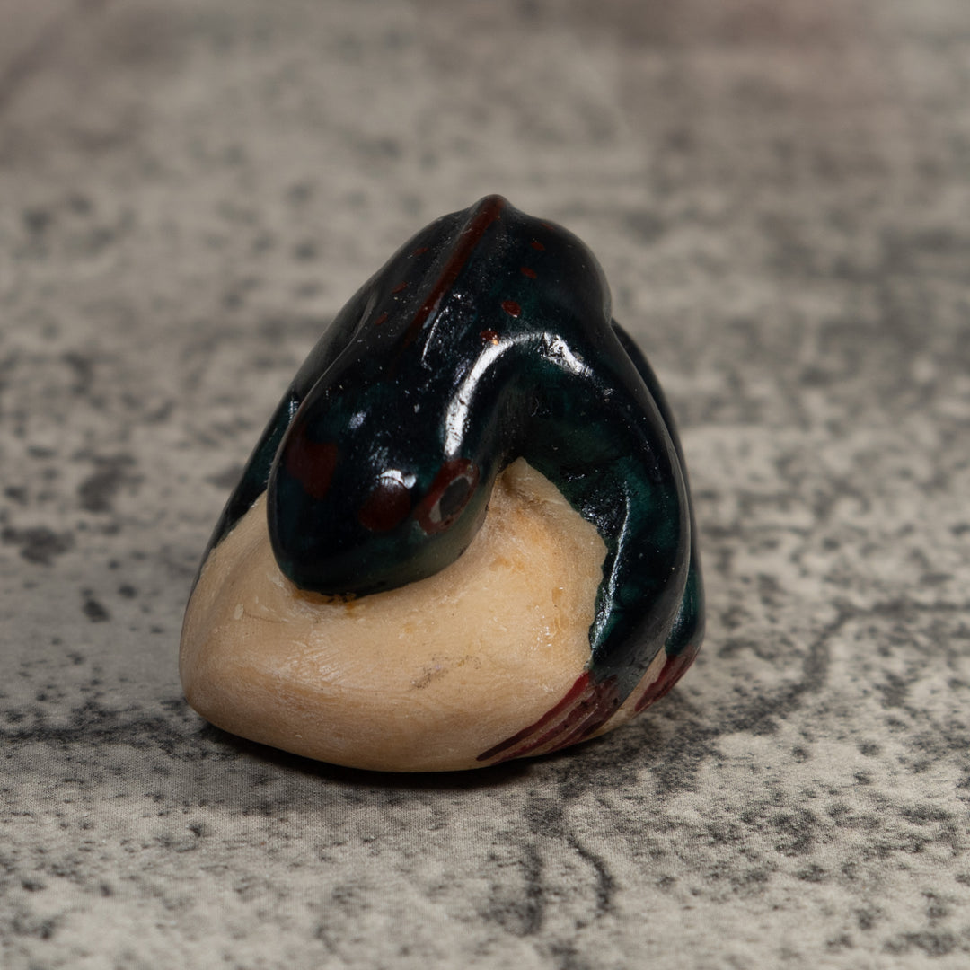 Vintage Blue Black Lizard Gecko Tagua Carving