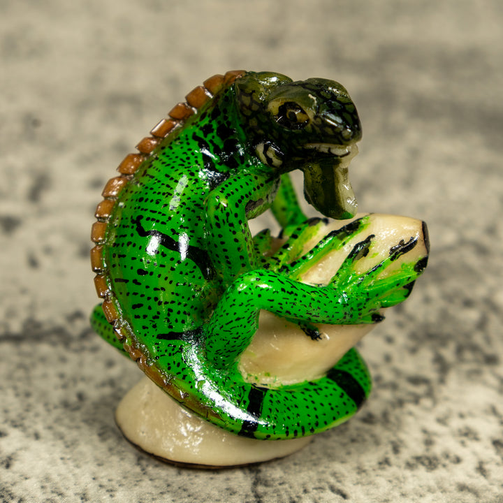 Green Iguana Lizard On Pedestal Tagua Carving