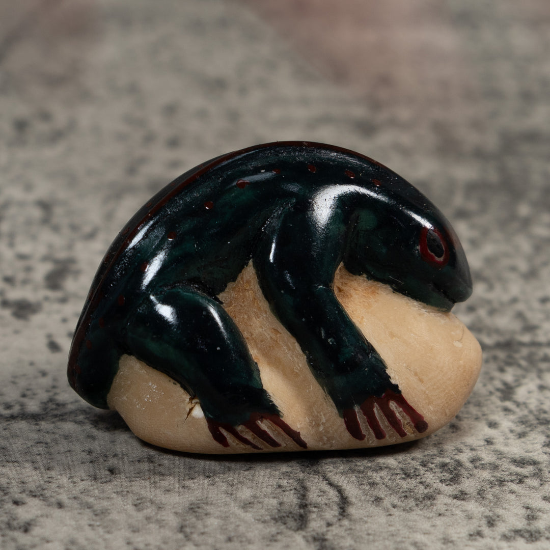 Vintage Blue Black Lizard Gecko Tagua Carving