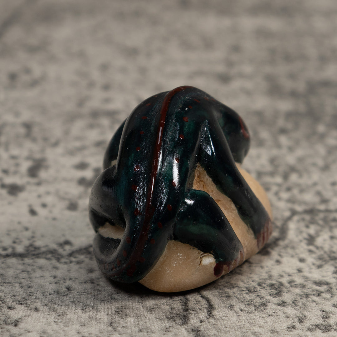 Vintage Blue Black Lizard Gecko Tagua Carving