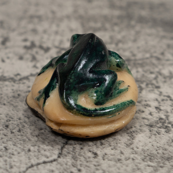 Vintage Gecko Lizard Reptile Tagua Carving