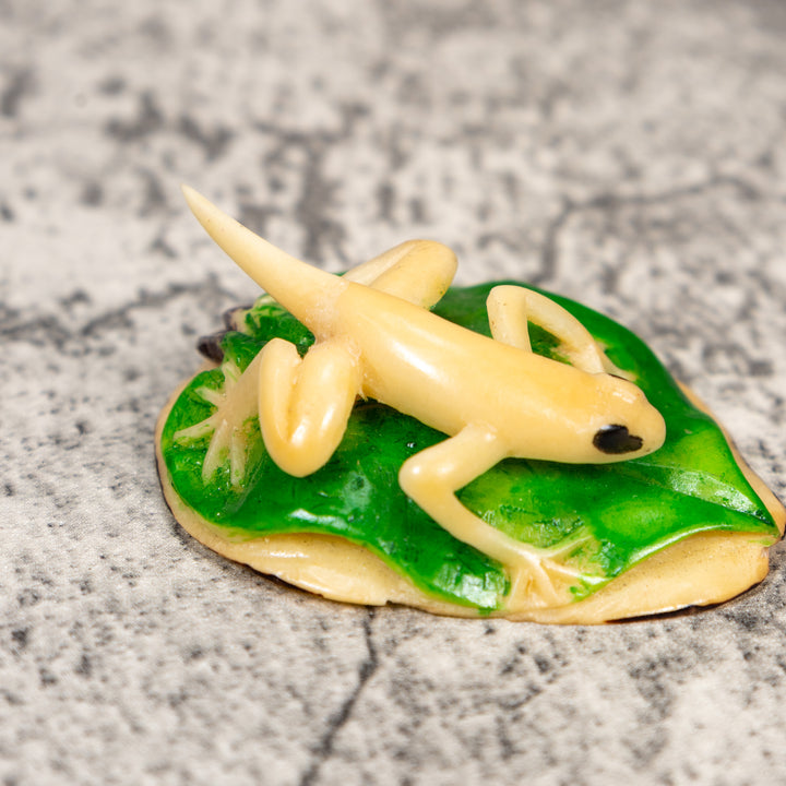 White And Green Gecko Lizard Tagua Carving