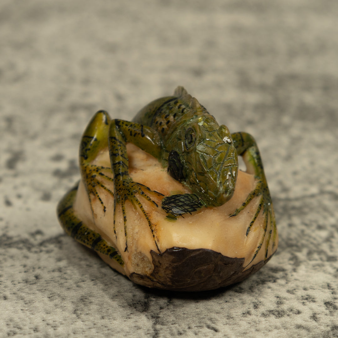 Vintage Iguana Lizard Reptile Tagua Carving