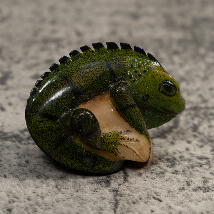Vintage Green And Black Iguana Lizard Tagua Carving