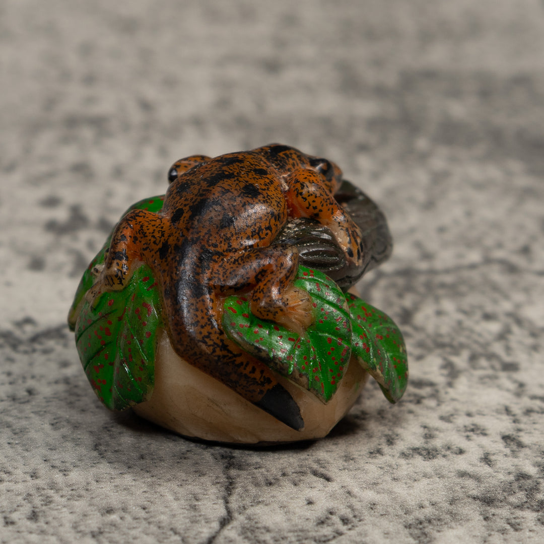 Vintage Glod Green And Black Frog Tagua Carving