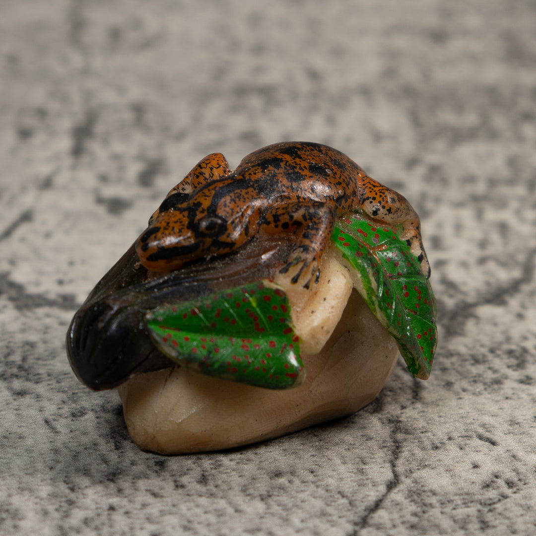 Vintage Glod Green And Black Frog Tagua Carving