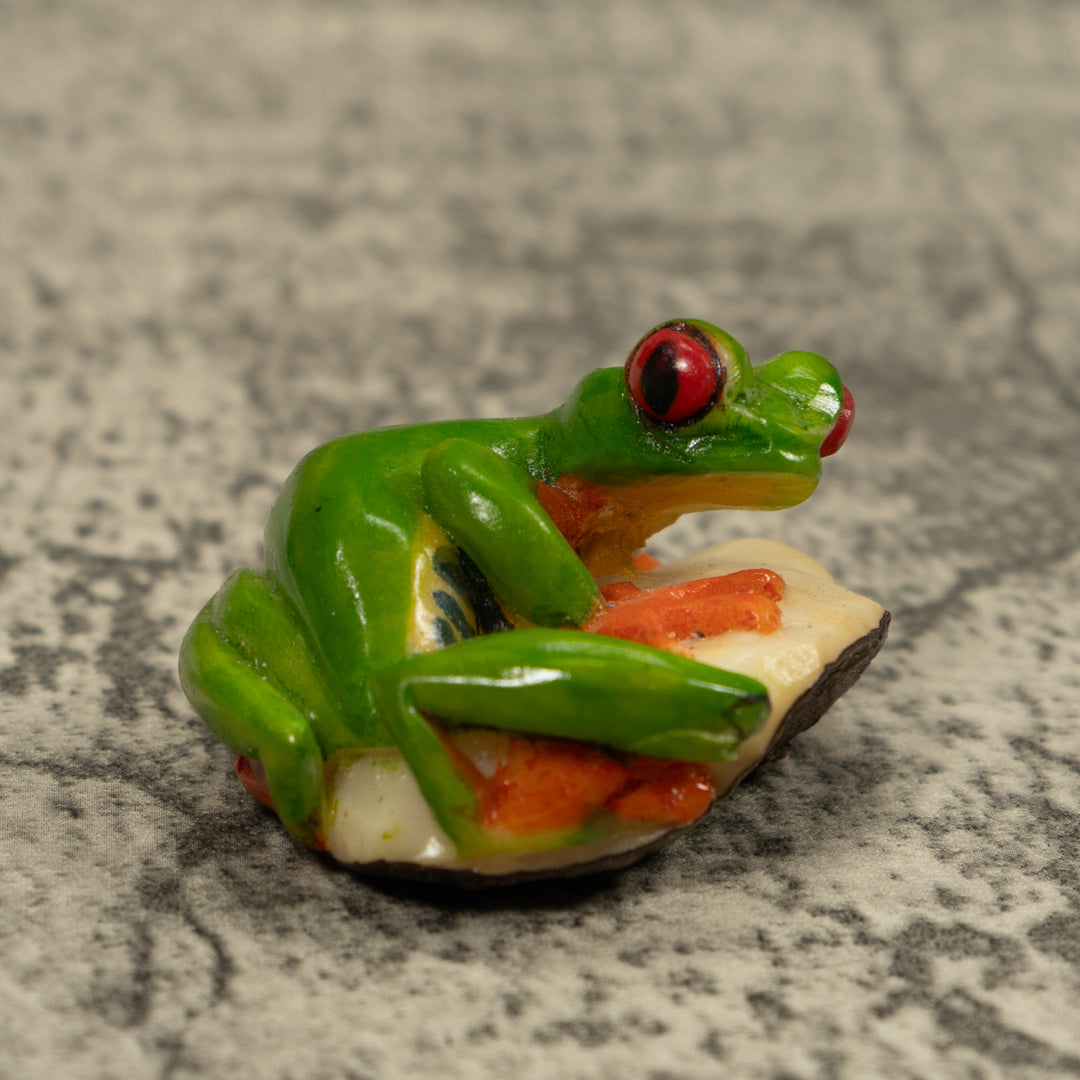 Red-Eye Tree Frog Tagua Carving