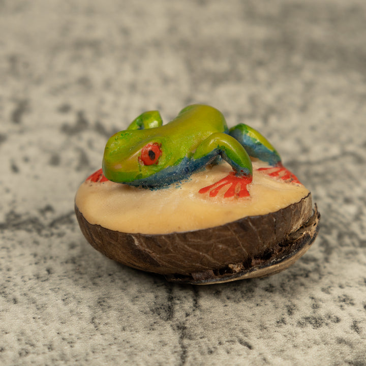 Vintage Red-Eye Tree Frog Tagua Carving