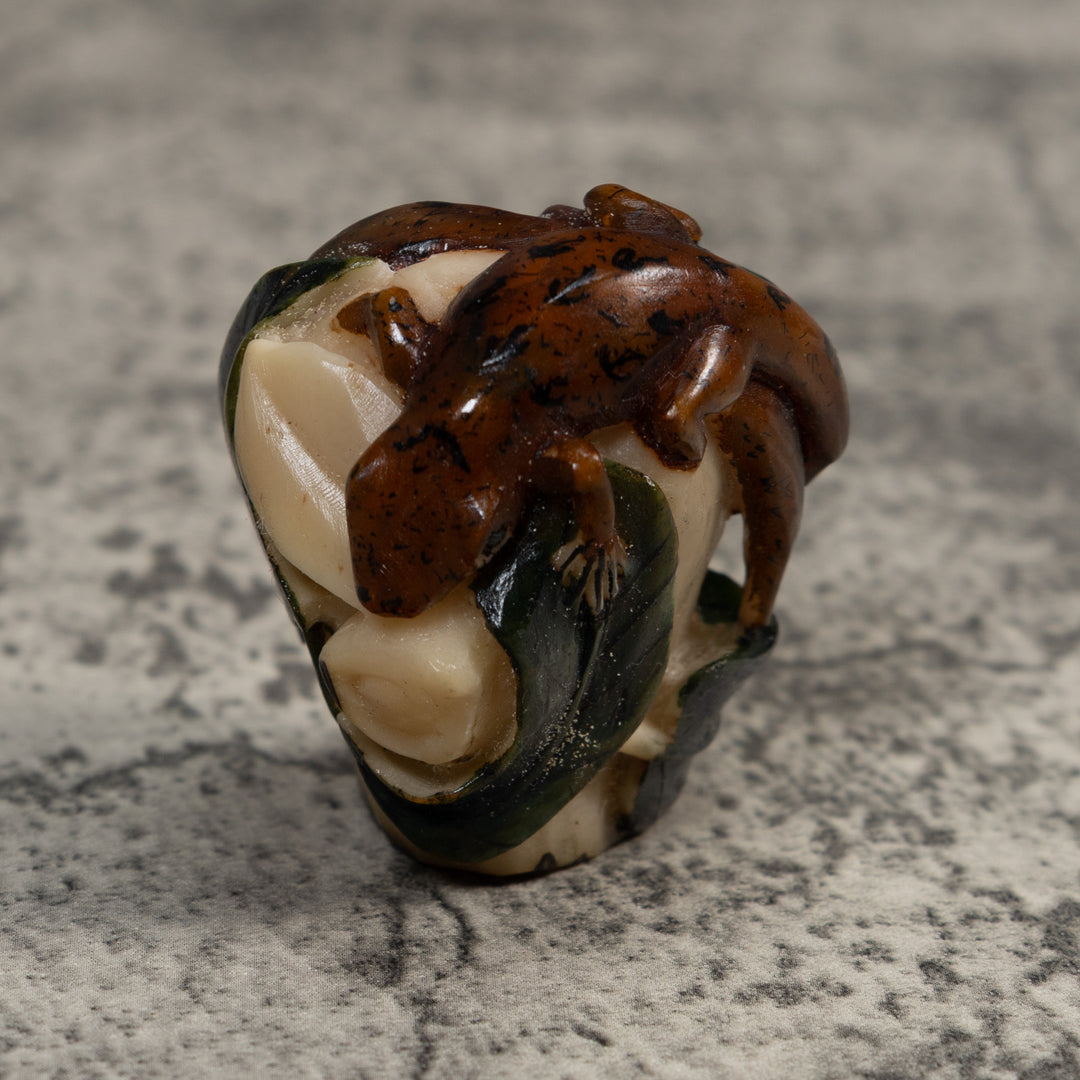 Double Brown Gecko Lizard Tagua Carving