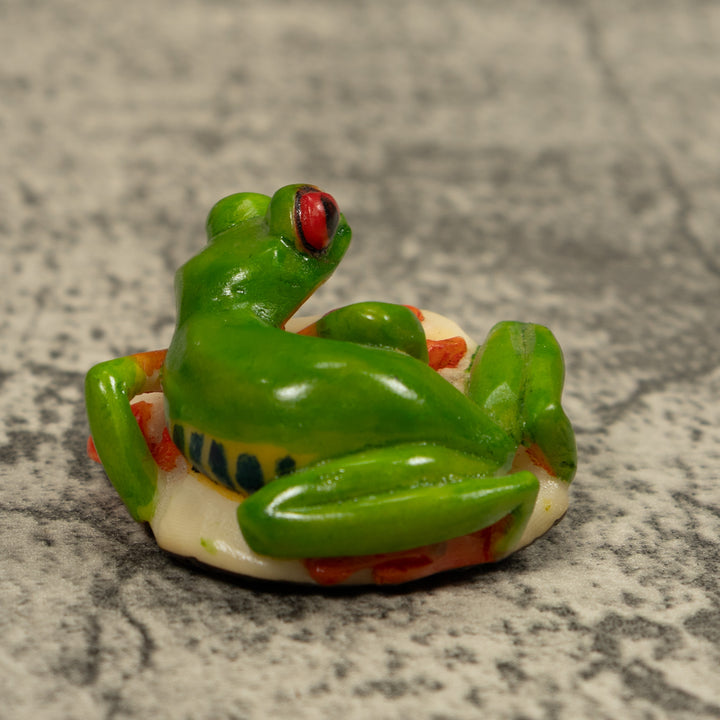 Red-Eye Tree Frog Tagua Carving
