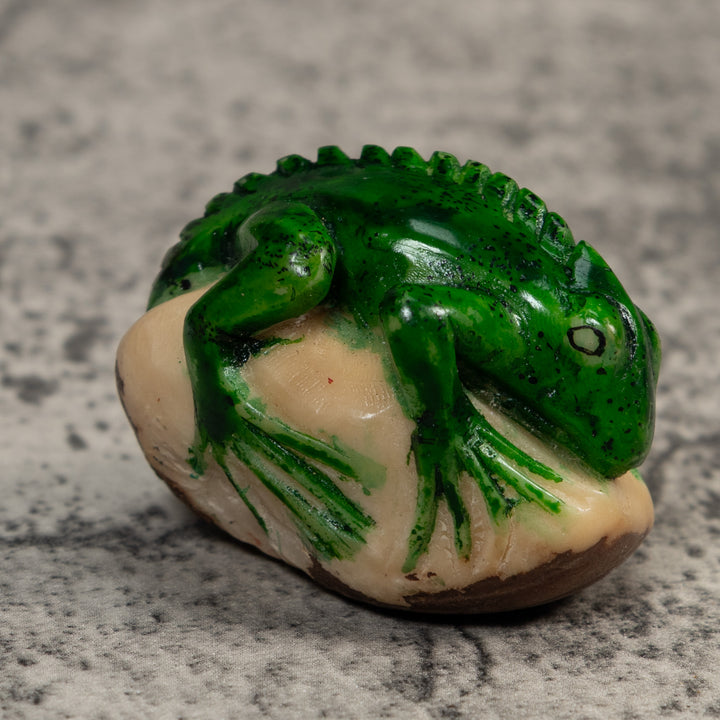Vintage Green And Black Iguana Lizard Tagua Carving