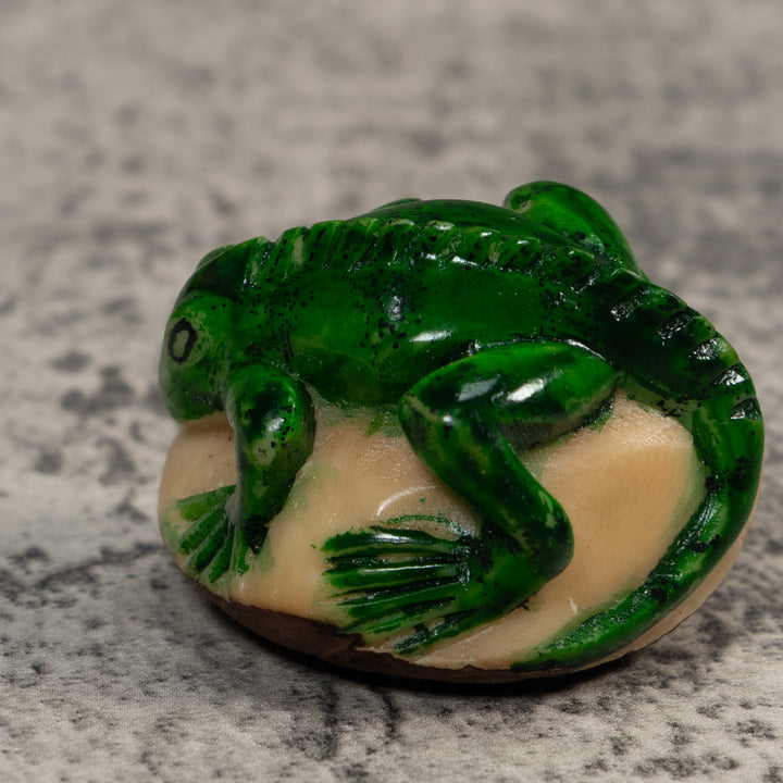 Vintage Green And Black Iguana Lizard Tagua Carving
