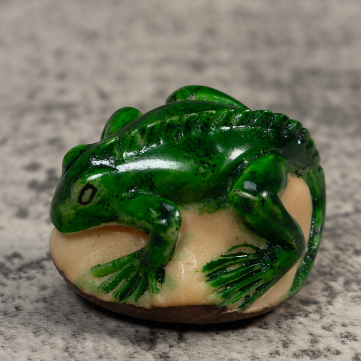 Vintage Green And Black Iguana Lizard Tagua Carving