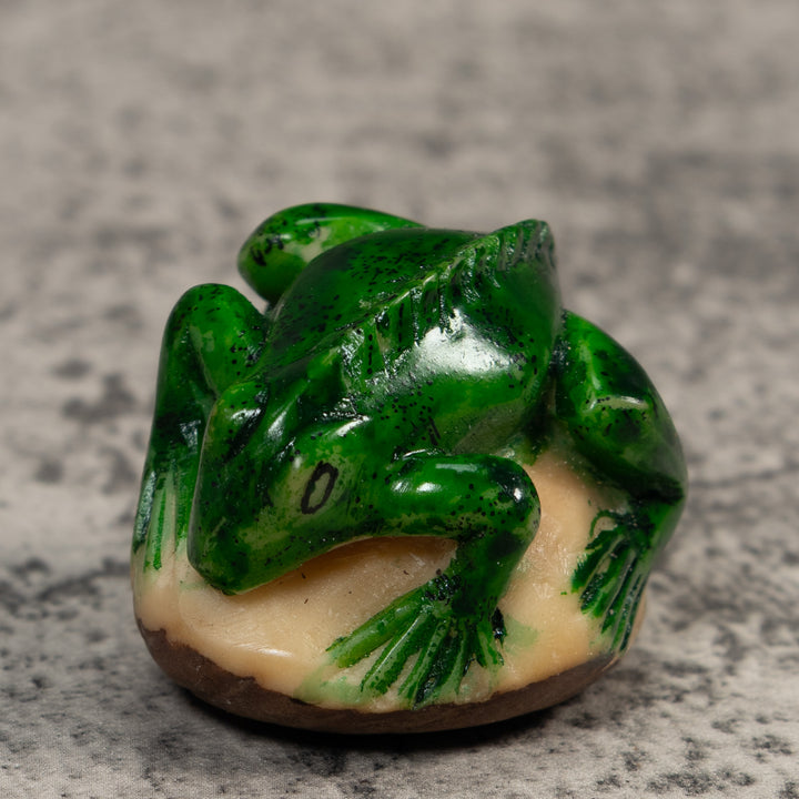 Vintage Green And Black Iguana Lizard Tagua Carving