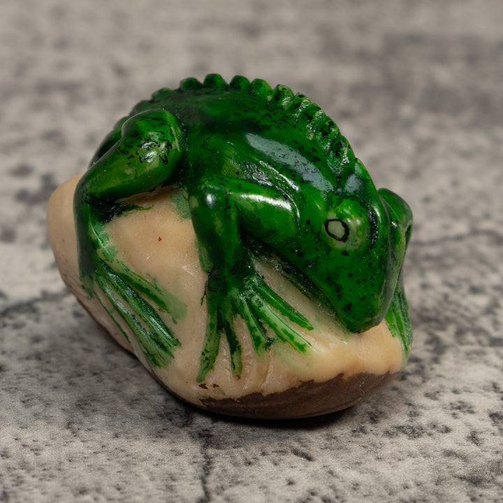 Vintage Green And Black Iguana Lizard Tagua Carving
