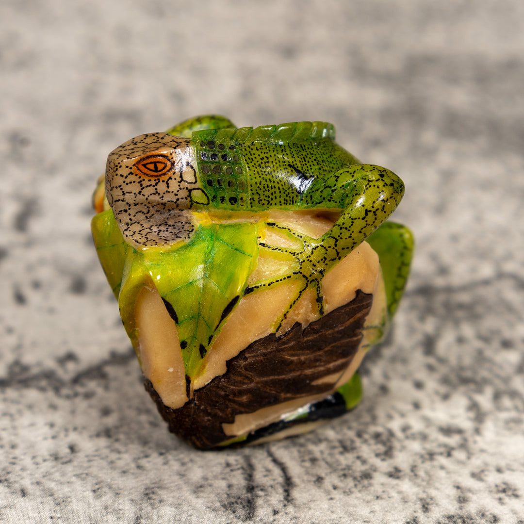Pedestal Green Iguana Lizard Tagua Carving