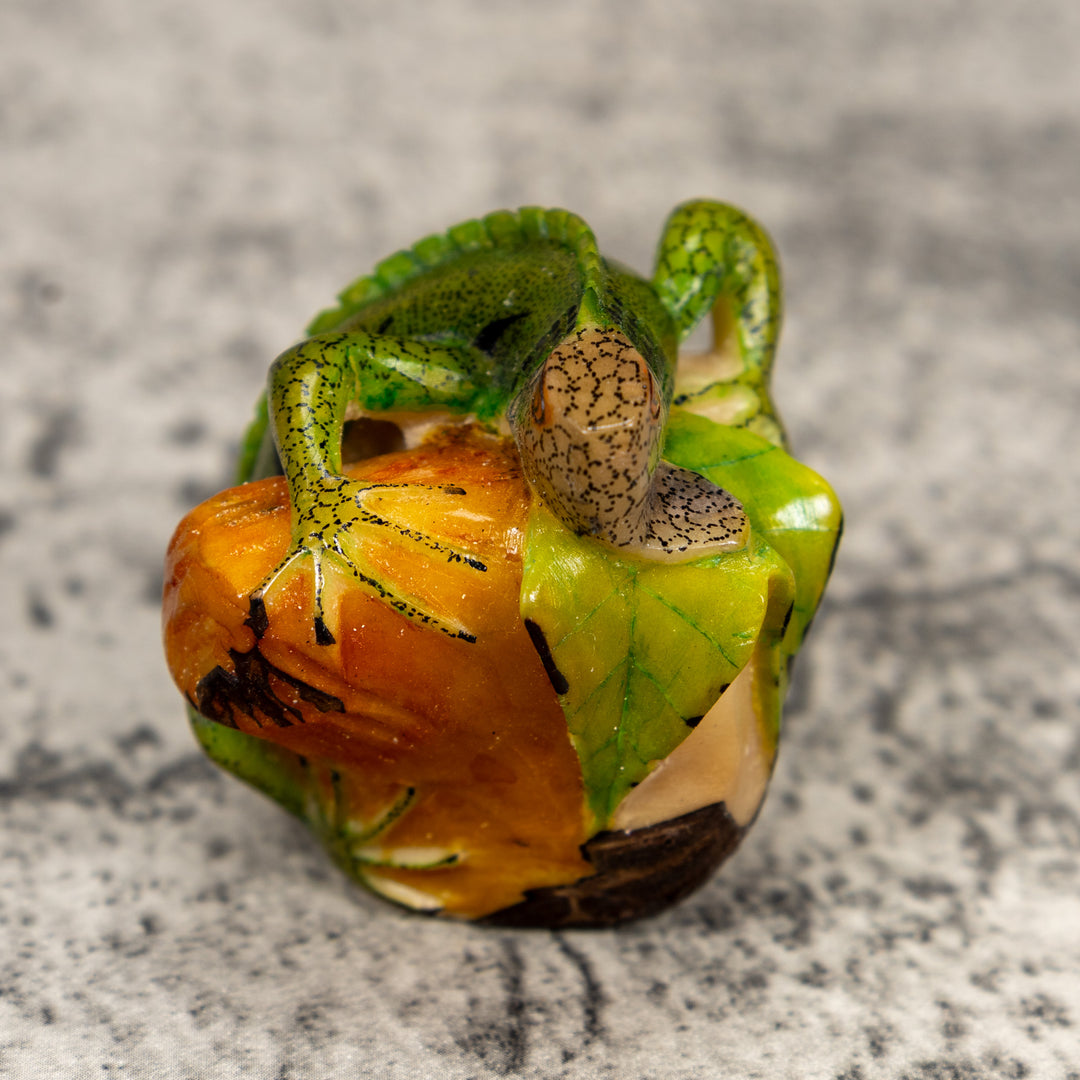 Pedestal Green Iguana Lizard Tagua Carving