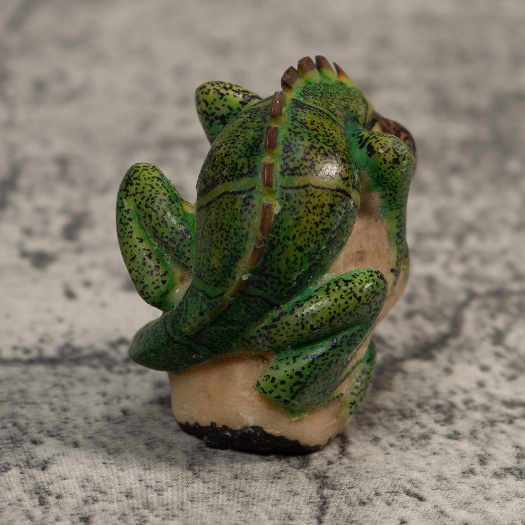 Vintage Green And Black Iguana Lizard Tagua Carving