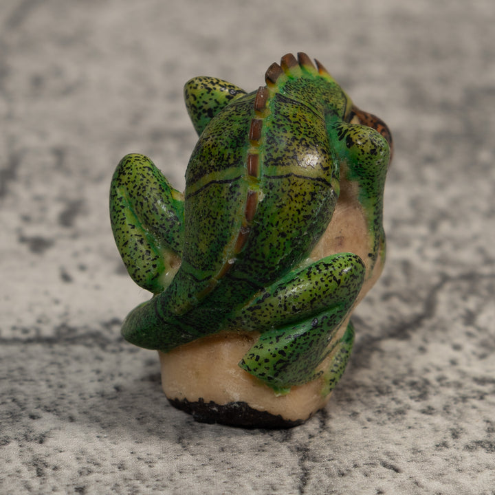 Vintage Green And Black Iguana Lizard Tagua Carving