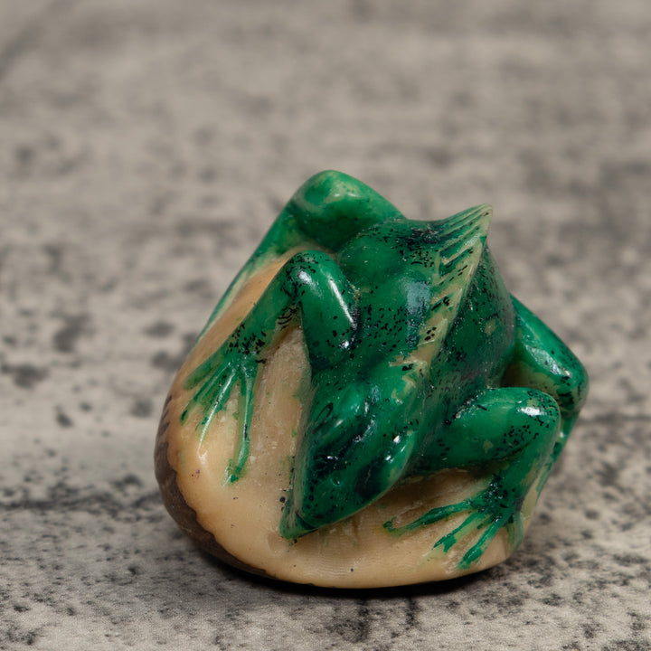 Vintage Green And Black Iguana Lizard Tagua Carving