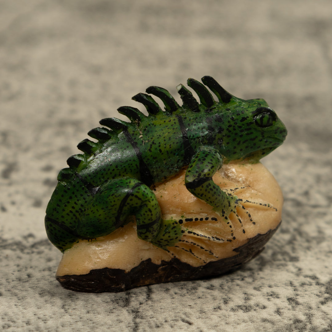Vintage Iguana Lizard Reptile Tagua Carving