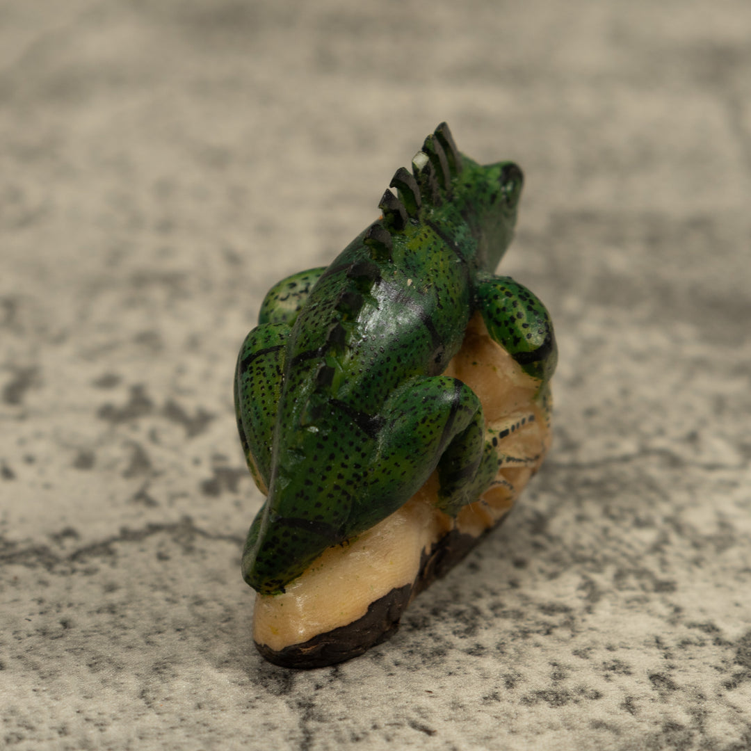 Vintage Iguana Lizard Reptile Tagua Carving