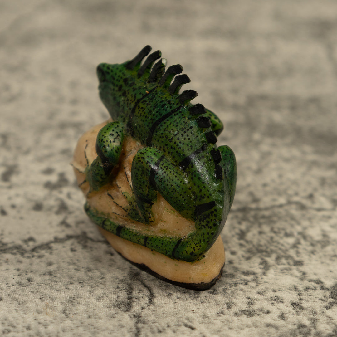 Vintage Iguana Lizard Reptile Tagua Carving