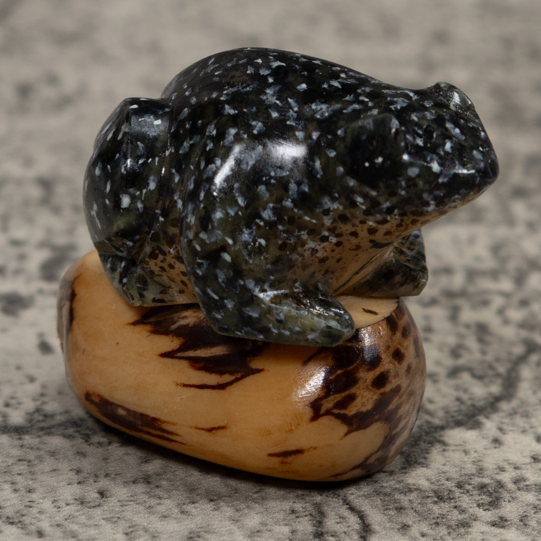 Vintage Toad Frog Tagua Carving