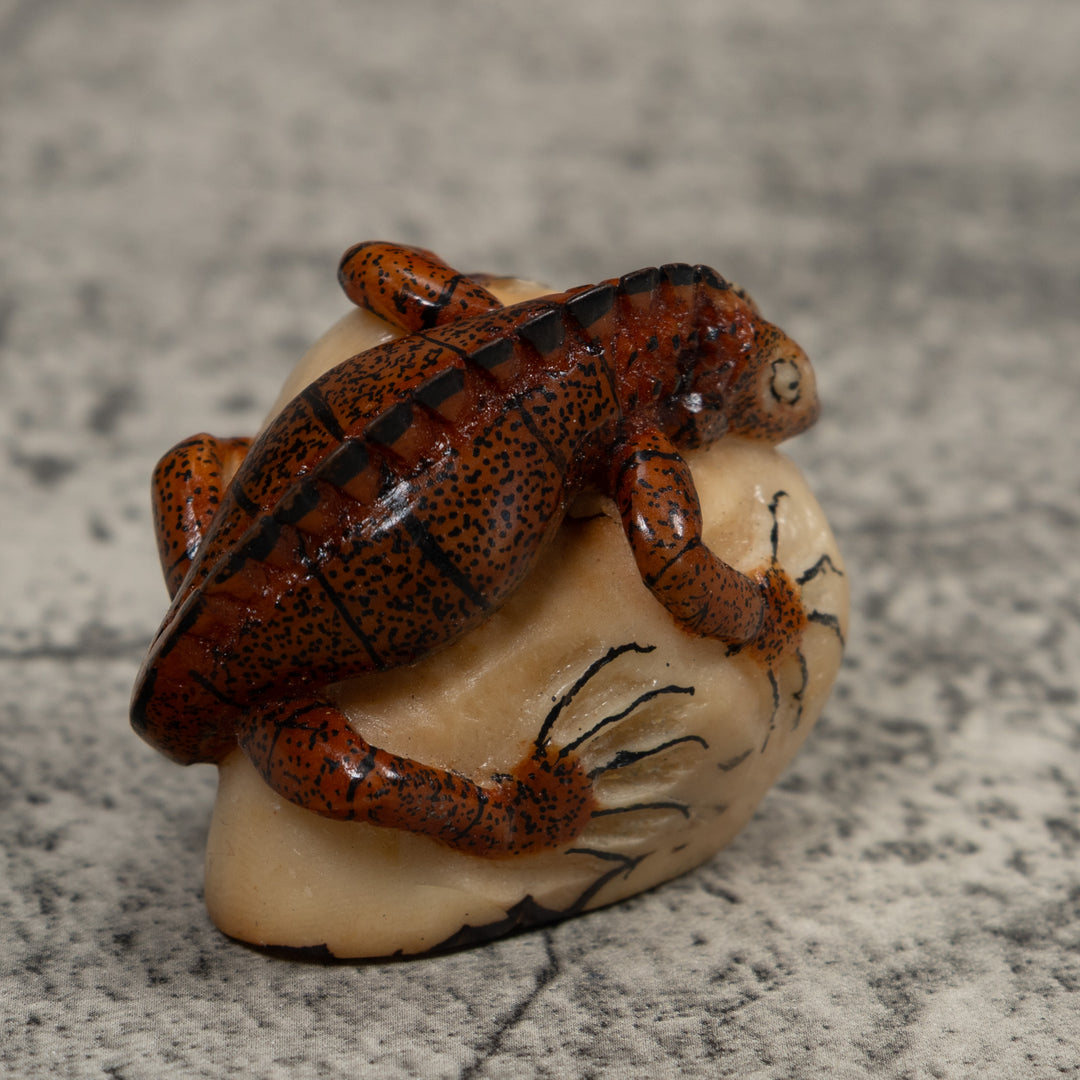 Vintage Brown Iguana Tagua Carving