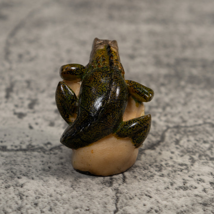 Vintage Green And Black Iguana Amphibian Lizard Tagua Carving
