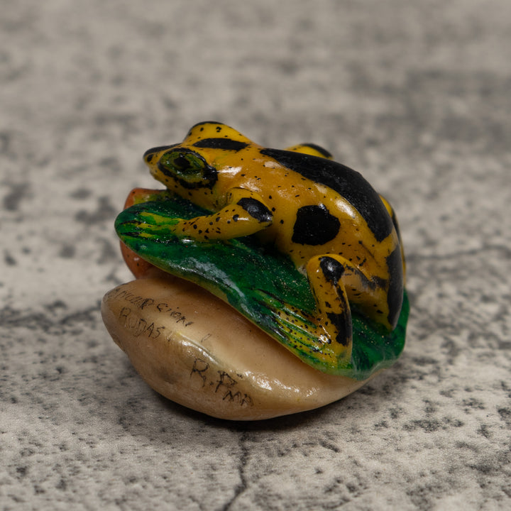 Poison Dart Frog On Leaf Tagua Carving