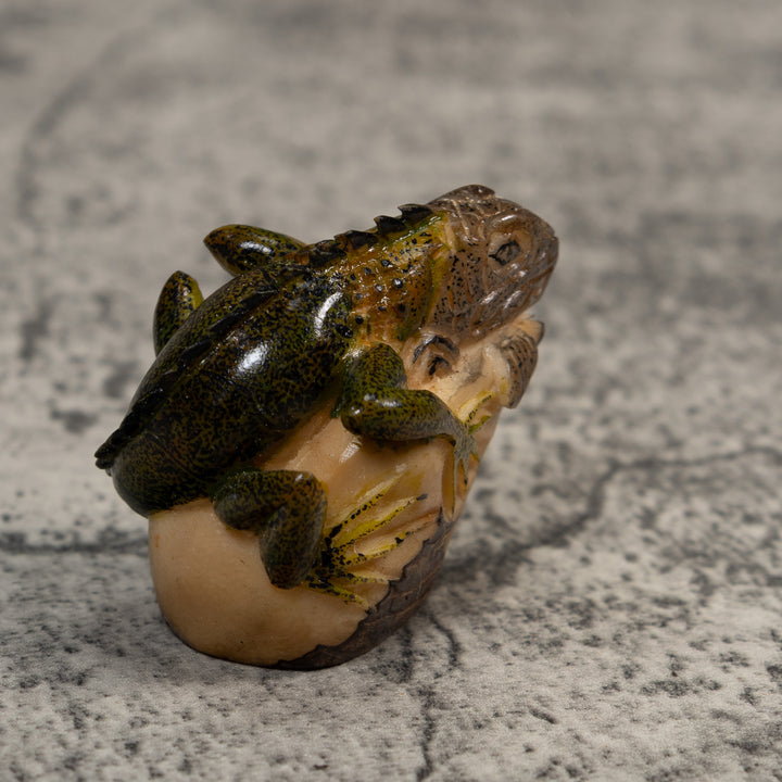 Vintage Green And Black Iguana Amphibian Lizard Tagua Carving