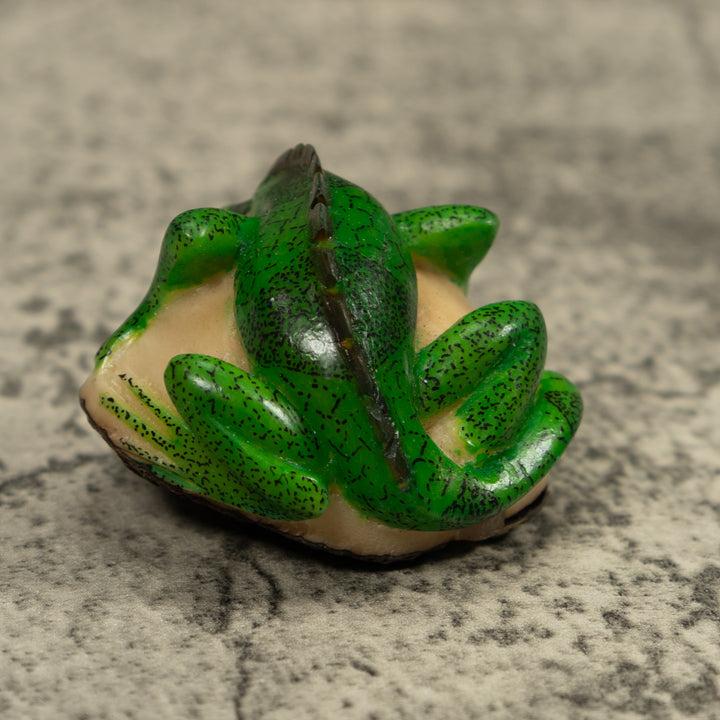 Vintage Iguana Lizard Reptile Tagua Carving