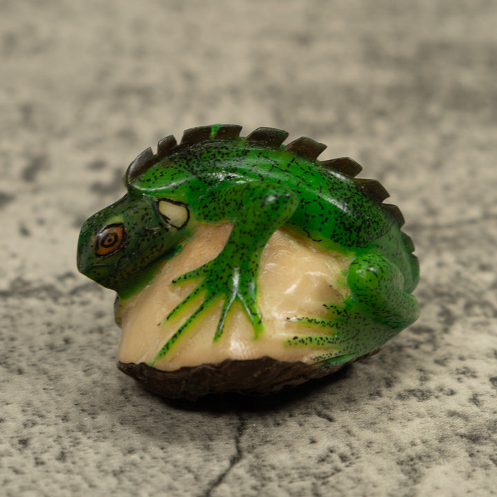 Vintage Iguana Lizard Reptile Tagua Carving