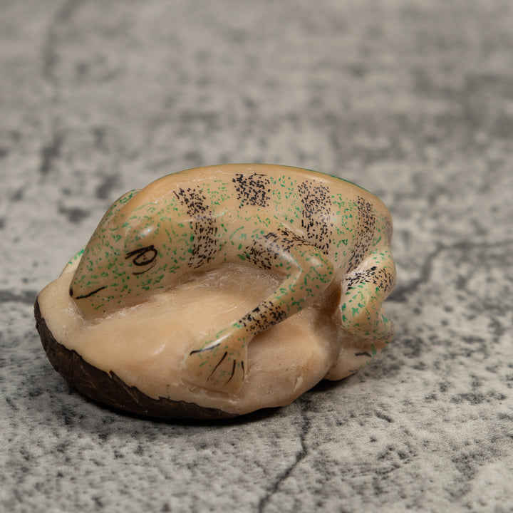 Vintage Green And Black Gecko Lizard Tagua Carving