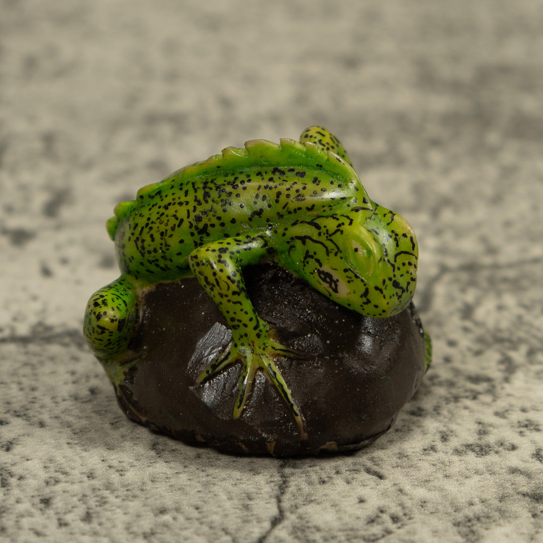 Vintage Iguana Lizard Reptile Tagua Carving