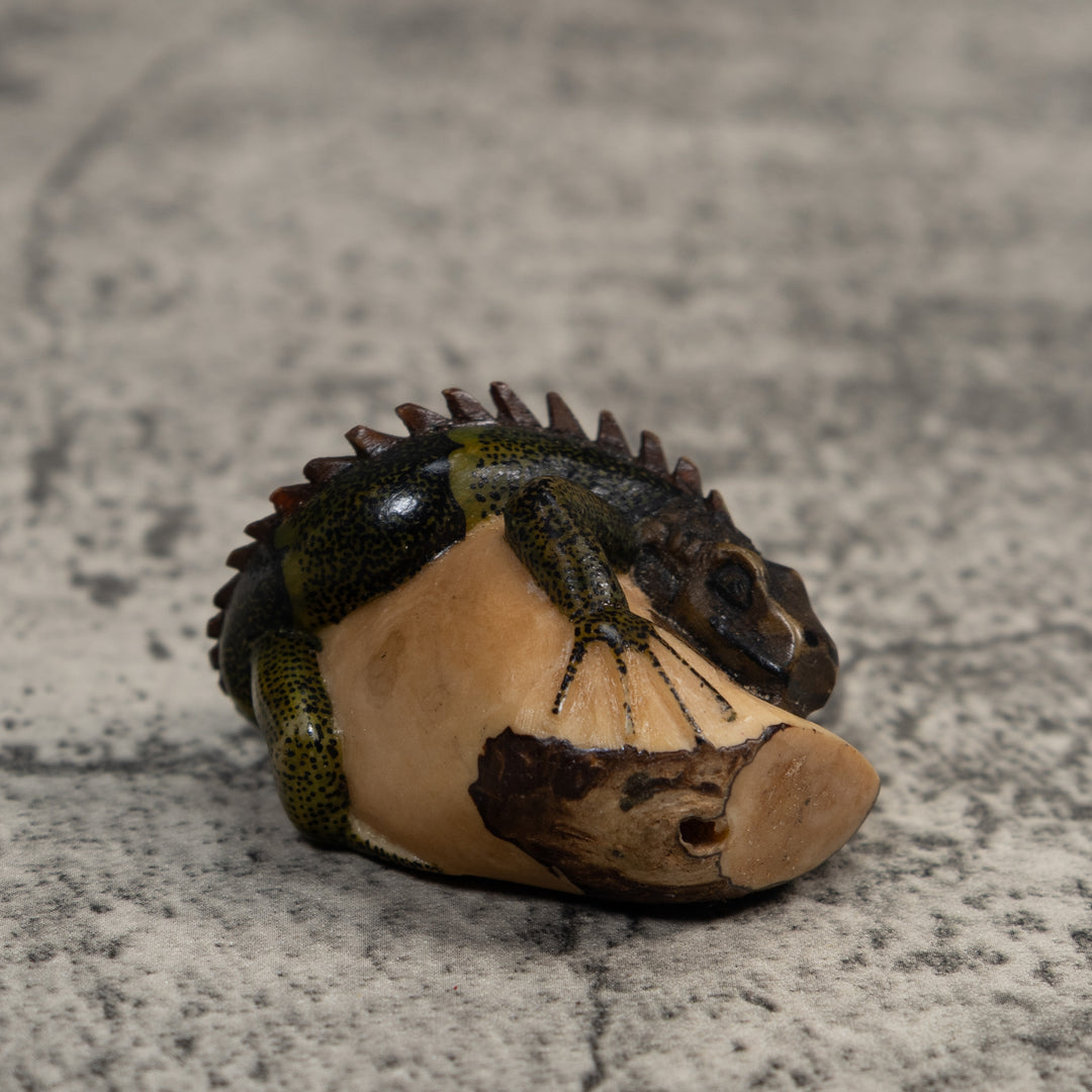 Vintage Dark Green Iguana Lizard Amphibian Tagua Carving