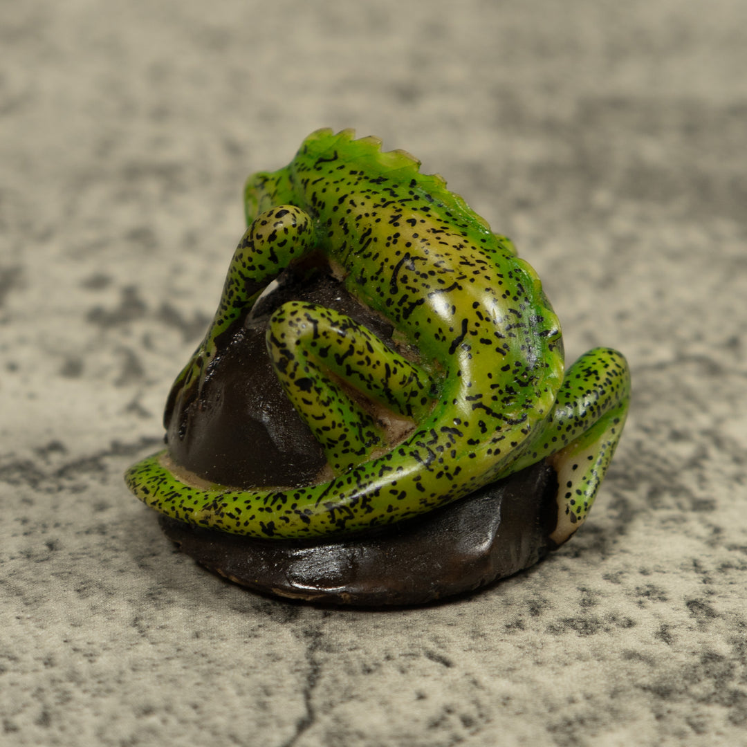 Vintage Iguana Lizard Reptile Tagua Carving