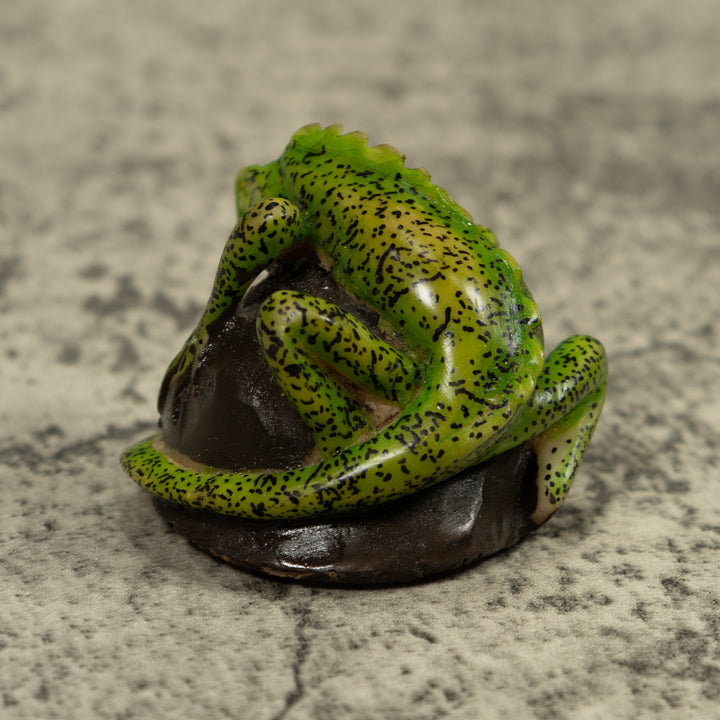 Vintage Iguana Lizard Reptile Tagua Carving