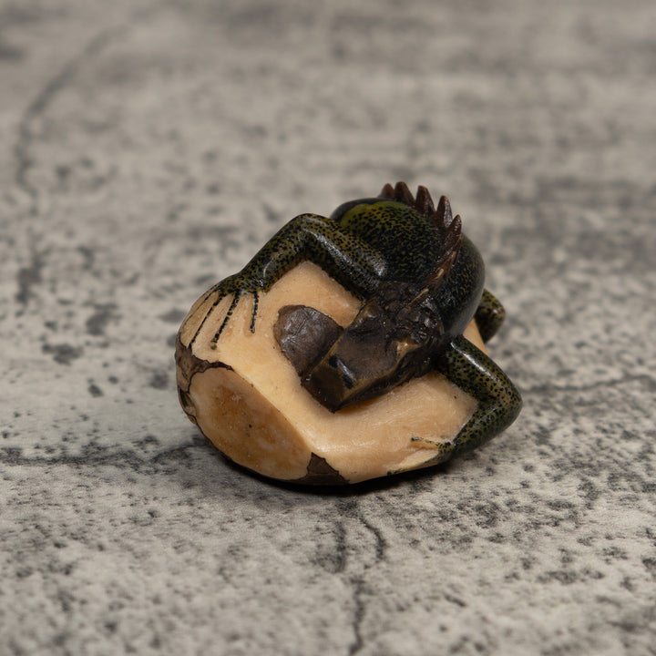 Vintage Dark Green Iguana Lizard Amphibian Tagua Carving