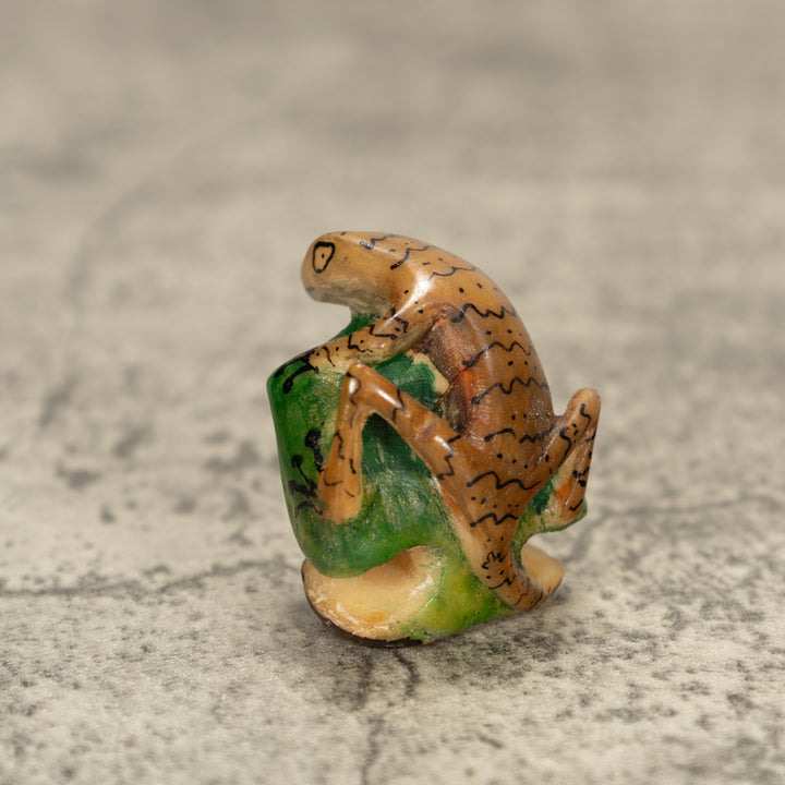 Gecko Lizard On Leaf Tagua Nut Carving